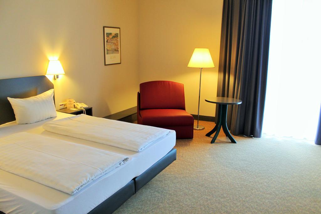Hotel Woerth Wörth an der Isar Esterno foto