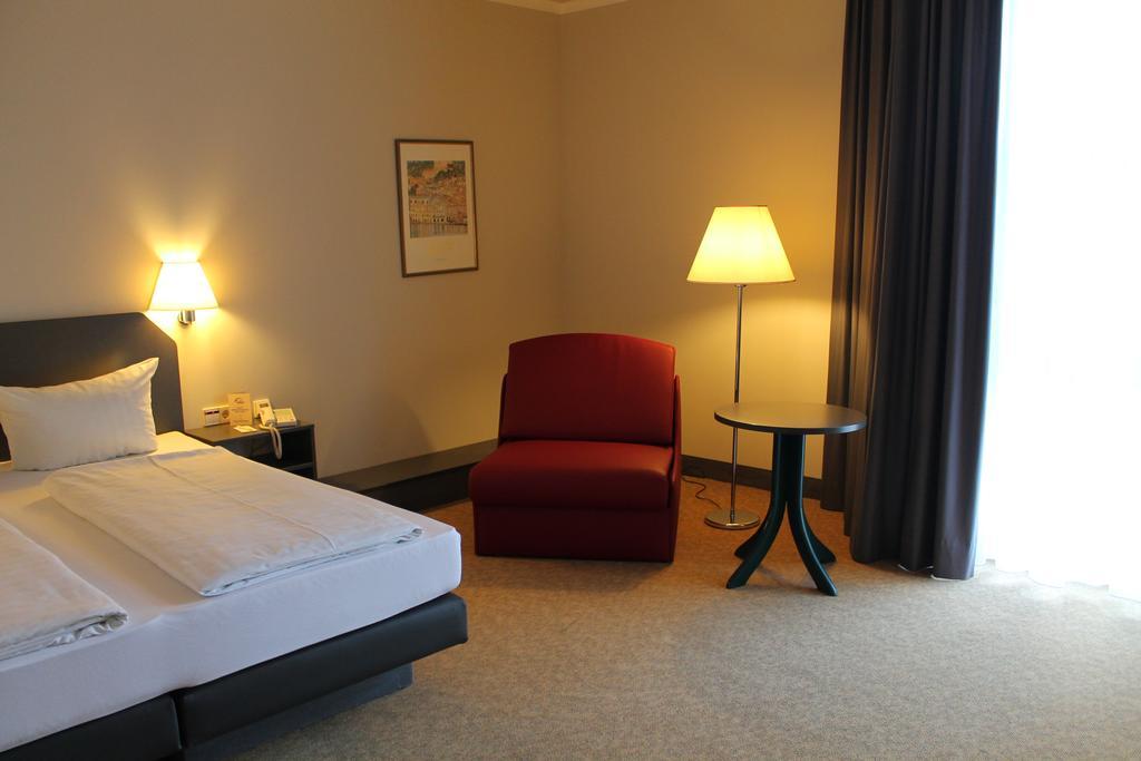 Hotel Woerth Wörth an der Isar Esterno foto
