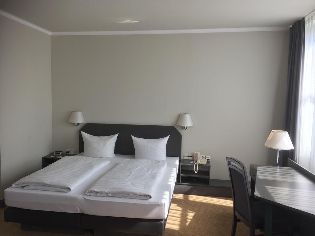 Hotel Woerth Wörth an der Isar Esterno foto